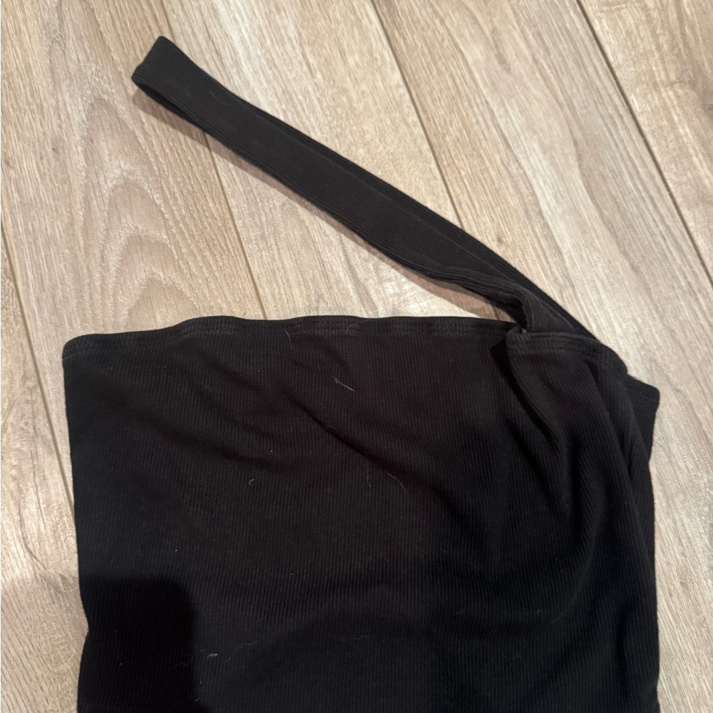 Black One-Shoulder Top